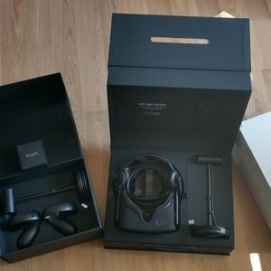 NEVER USED! Oculus Rift CV1